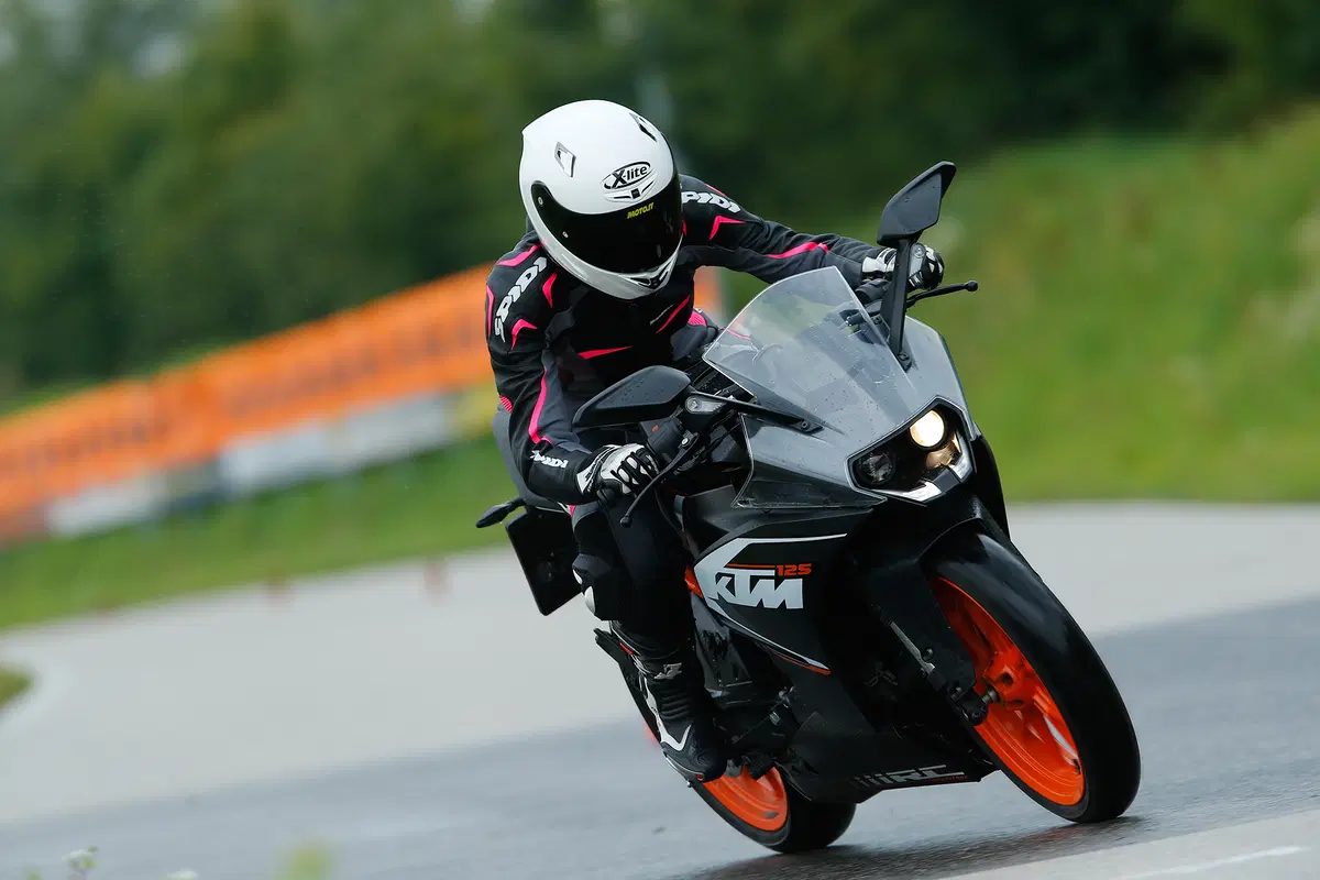KTM RC 125  (2)