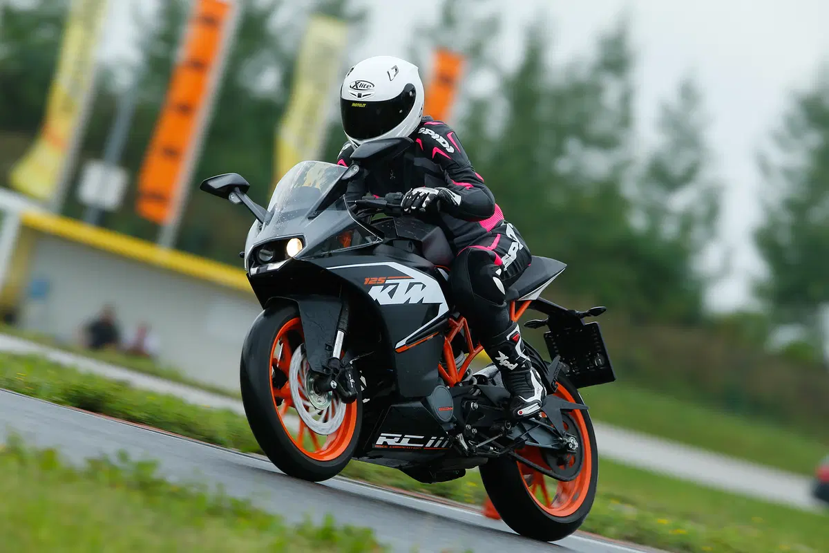 KTM RC 125  (3)