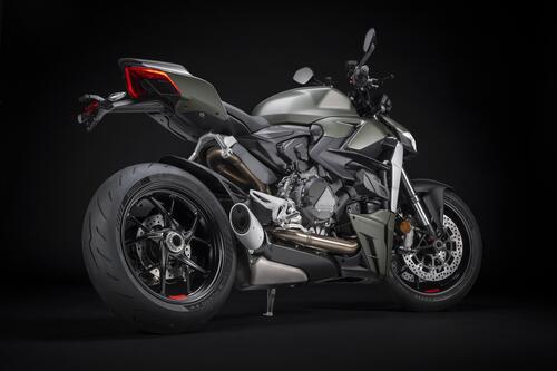 La Ducati Streetfighter V2 diventa green. Ma sempre a benzina (5)