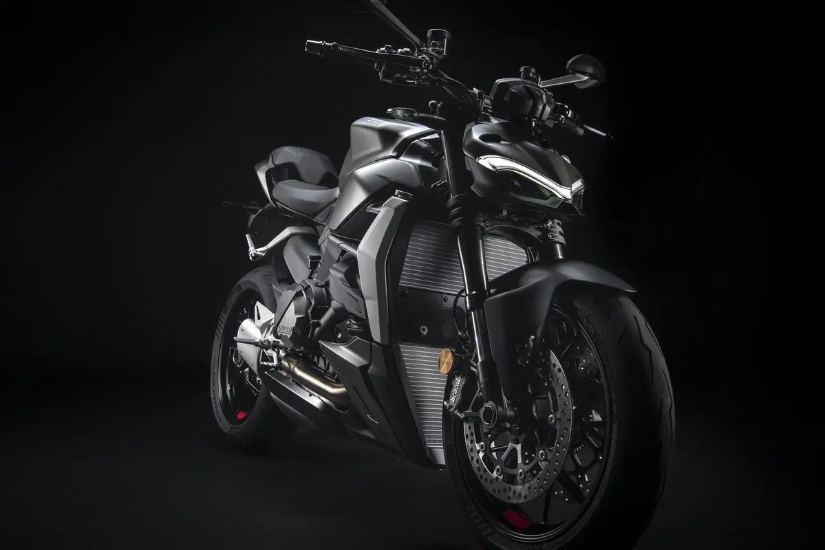 La Ducati Streetfighter V2 diventa green. Ma sempre a benzina (8)