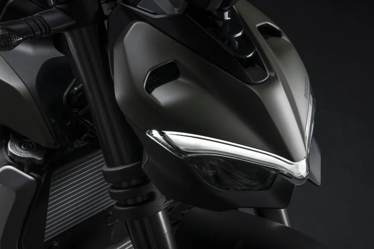 La Ducati Streetfighter V2 diventa green. Ma sempre a benzina (10)
