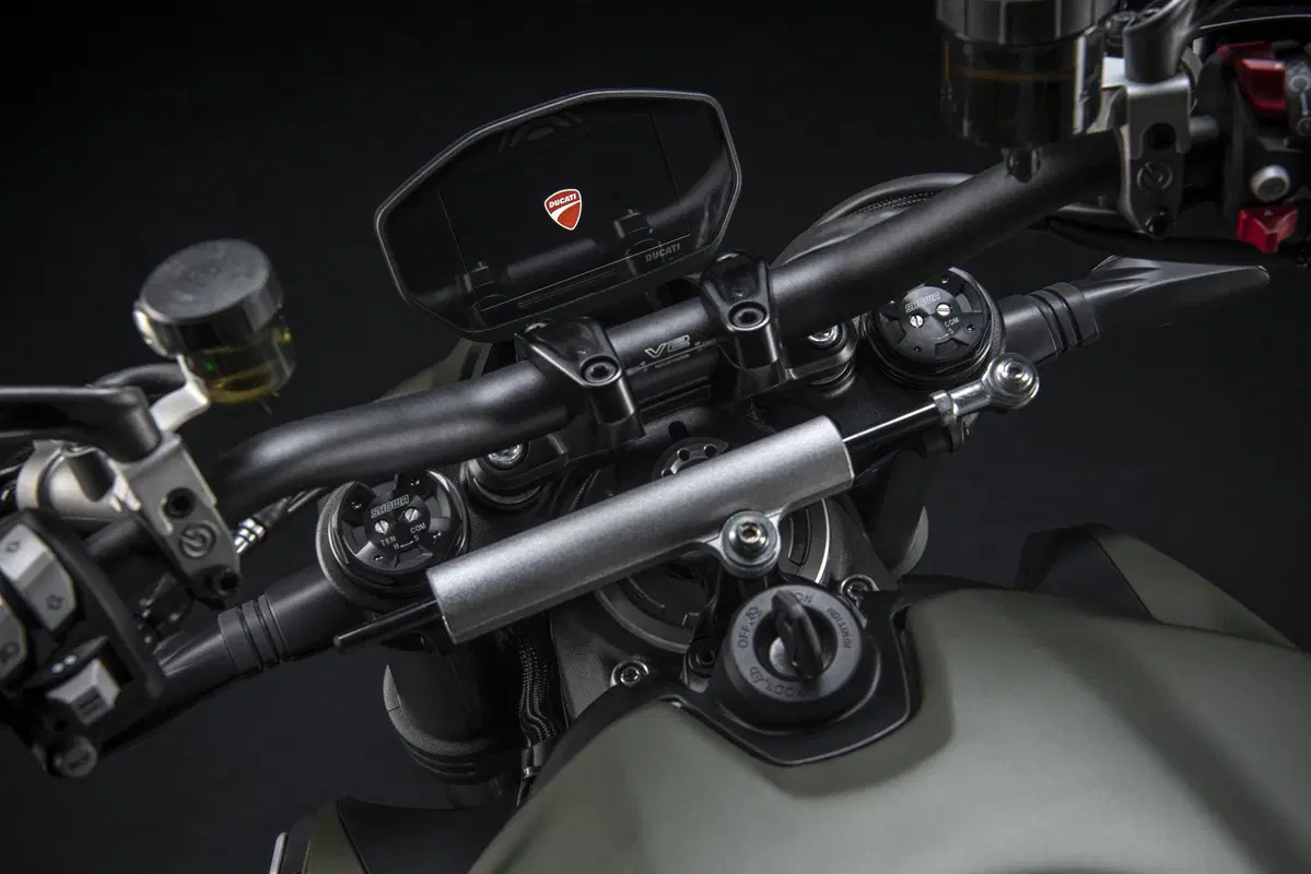 La Ducati Streetfighter V2 diventa green. Ma sempre a benzina (13)