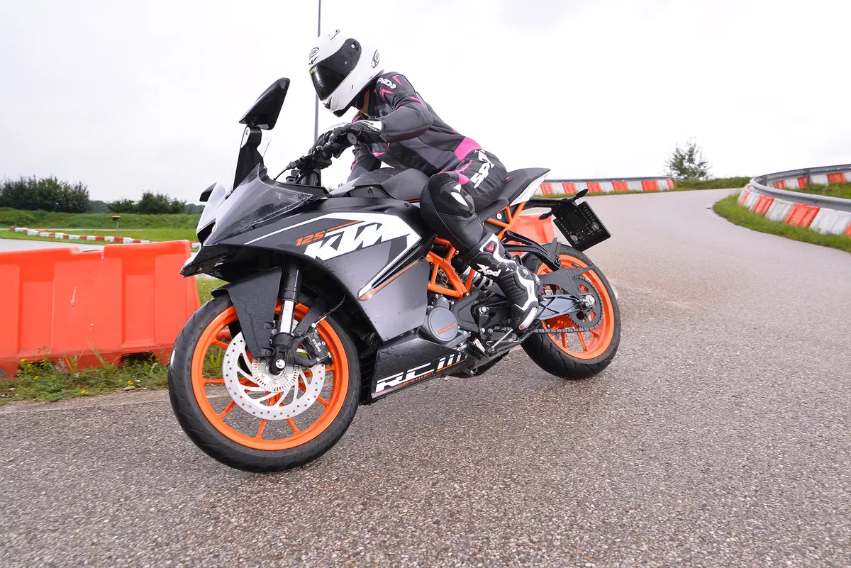 KTM RC 125  (10)