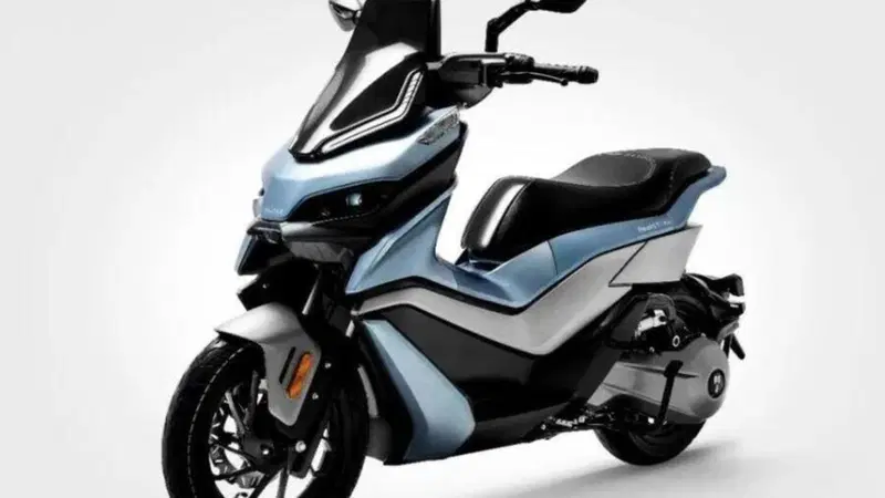 Bicose Real 5T. Why? L'elettrico di Loncin un po' Honda ADV