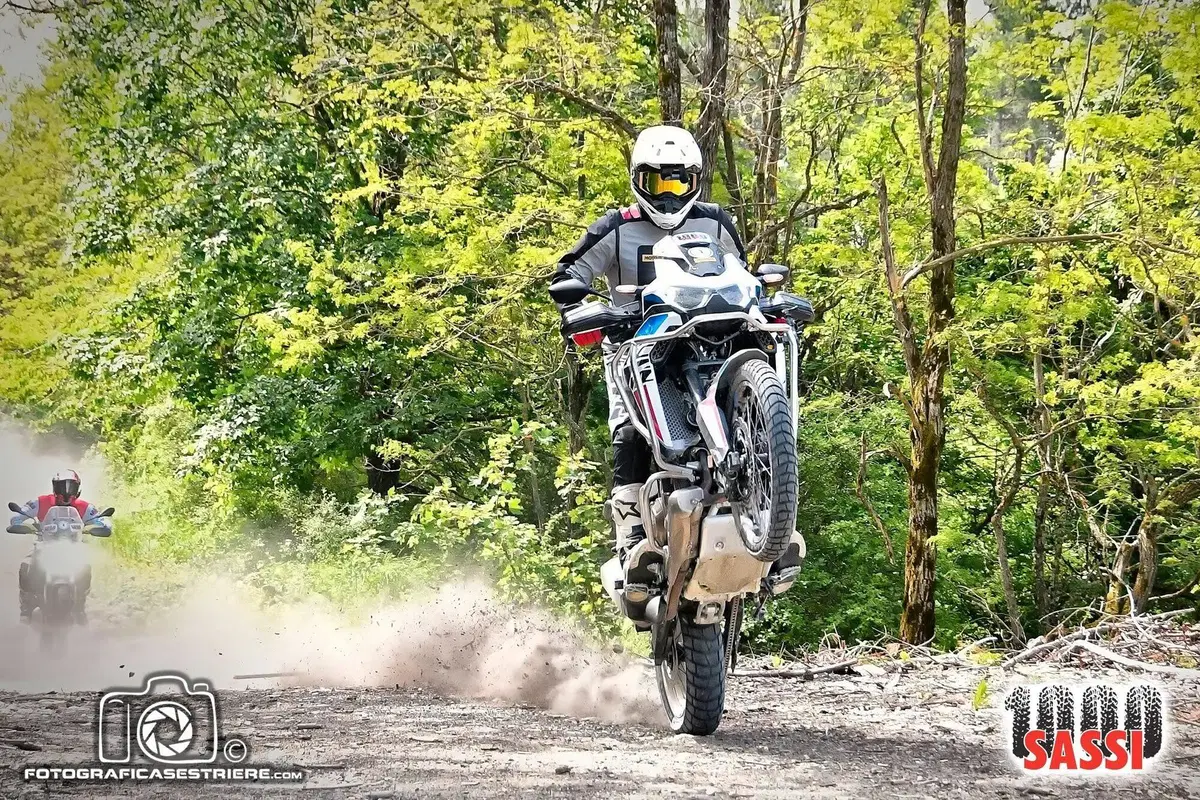 Fuoristrada vietato in Italia? Falso! Vieni con noi alla 1000 Sassi in Toscana con l'Africa Twin (9)