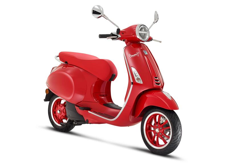 Vespa Elettrica RED, lo scooter che ti fa fare la tua parte