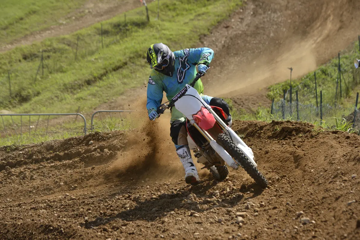 Honda CRF450R e CRF250R 2015  (6)