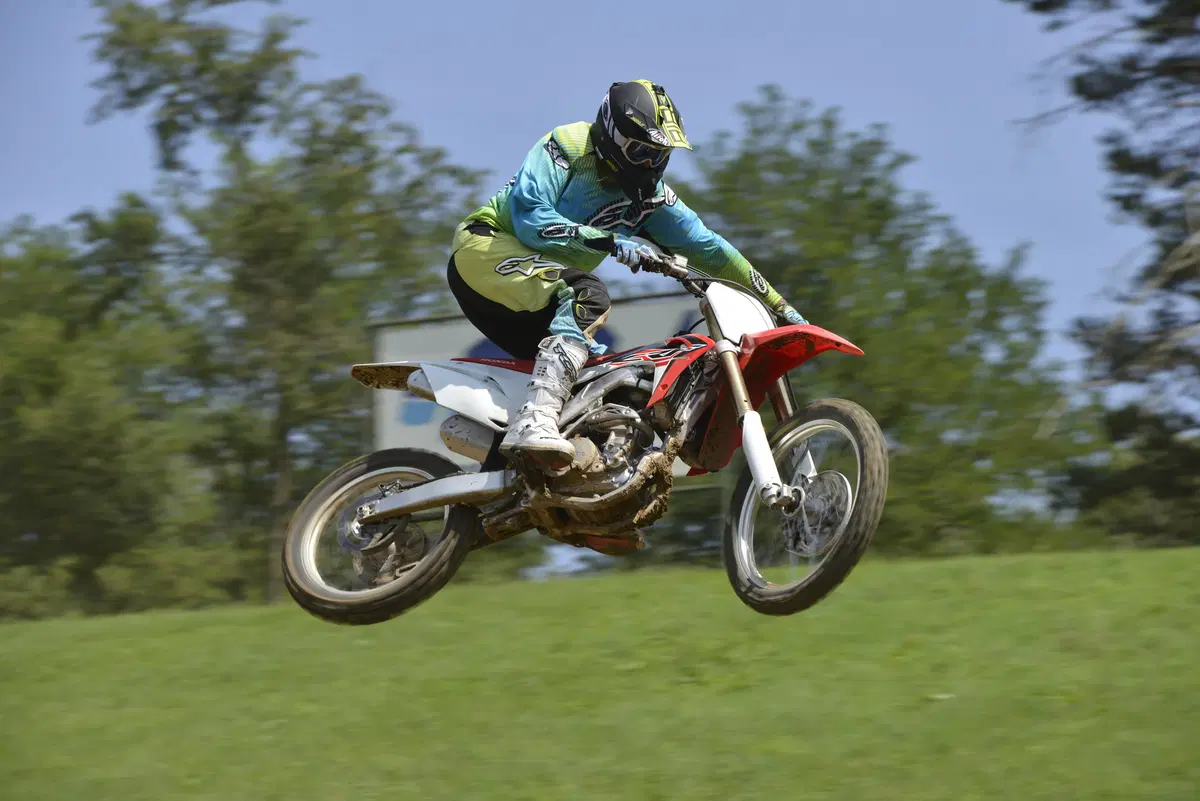 Honda CRF450R e CRF250R 2015  (2)