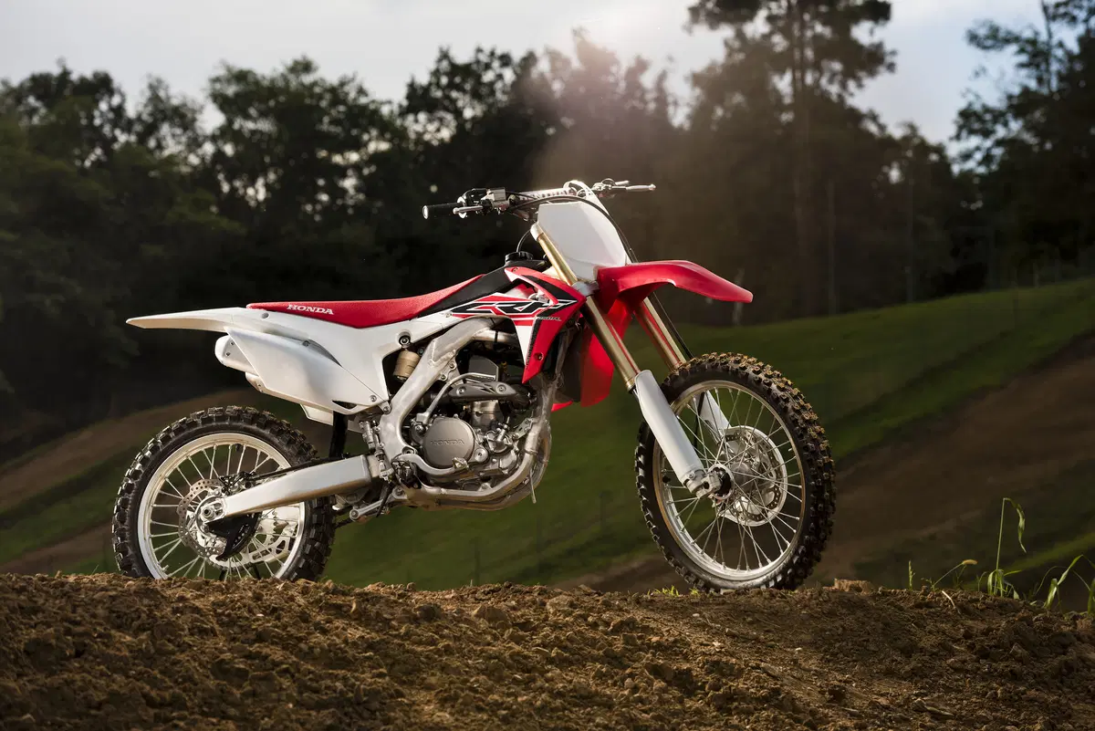 Honda CRF450R e CRF250R 2015  (8)