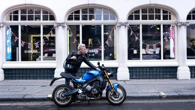 Ma quanto rock c'&egrave; sulla strada per l'Isola di Man? Ce lo dicono Yamaha e DJ Ringo