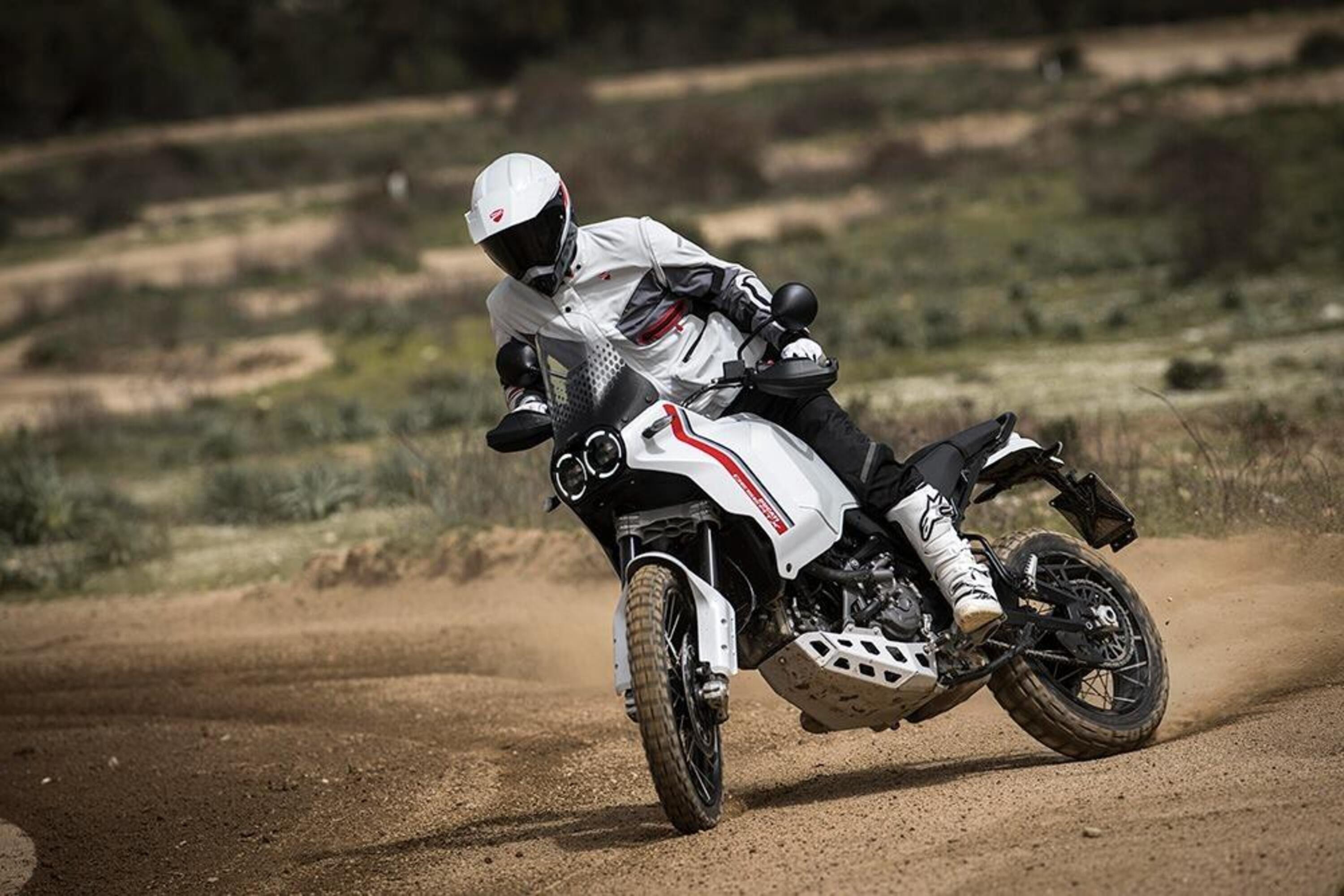 Volete provare la Ducati DesertX? C&#039;&egrave; l&#039;Open Weekend