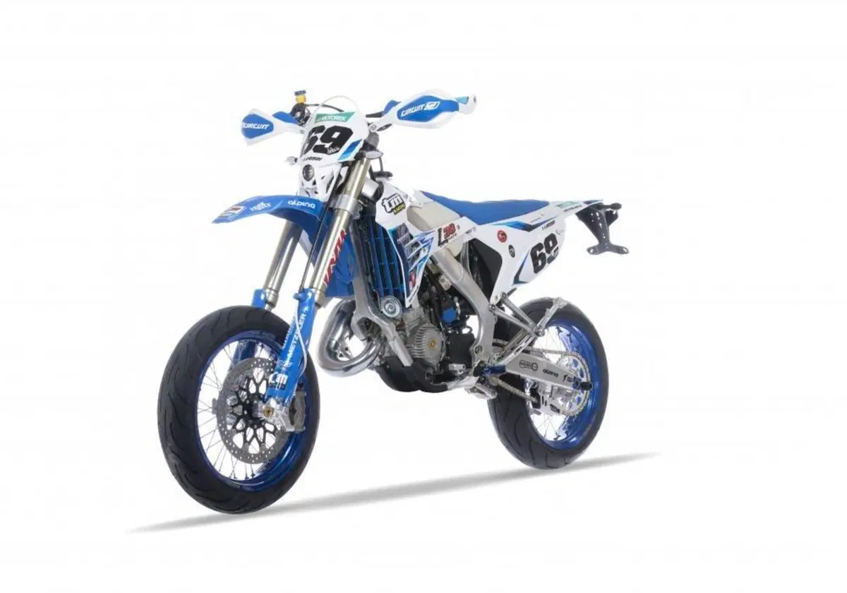 TM Racing sfoggia tre SMR 125 Replica del team ufficiale. Viva il 2 tempi (11)