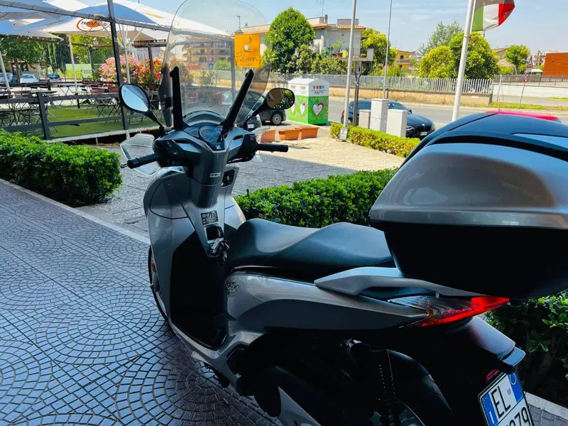 Honda SH 300 i ABS (2016 - 20) (6)