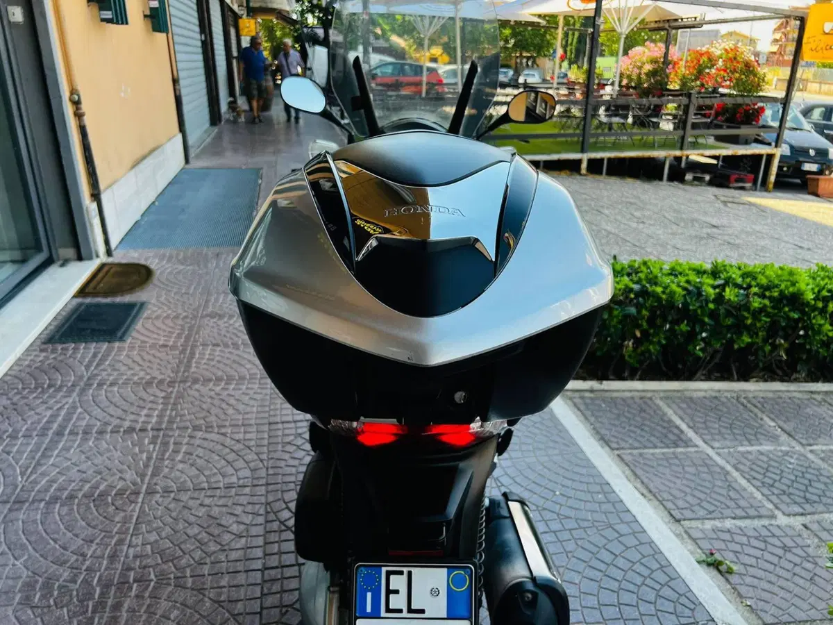 Honda SH 300 i ABS (2016 - 20) (9)