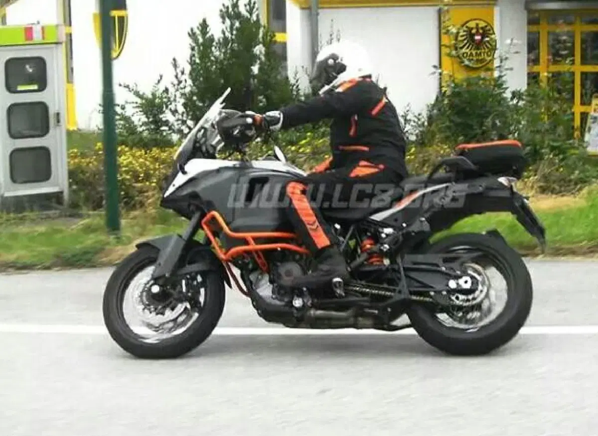 KTM 1290 Super Adventure: arriverà nel 2015  (6)