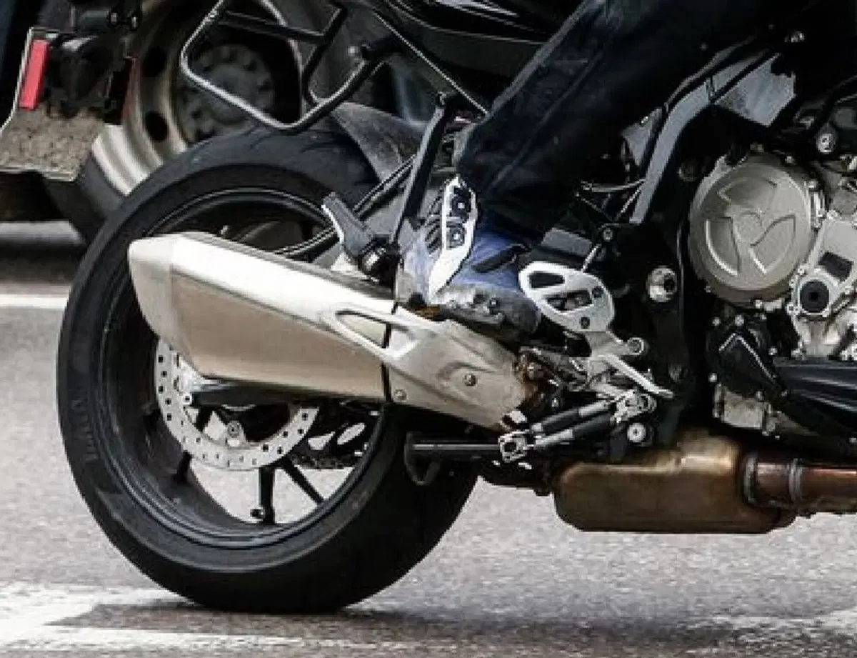 BMW S 1000XR, nuova immagine della Crossover tedesca (3)