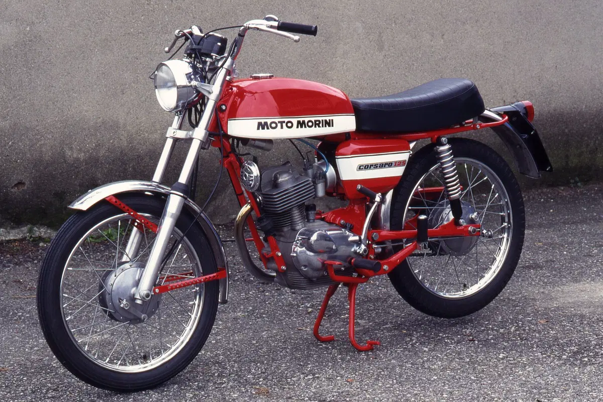 Massimo Clarke: "Morini Corsaro VS Gilera 124 5V" (3)