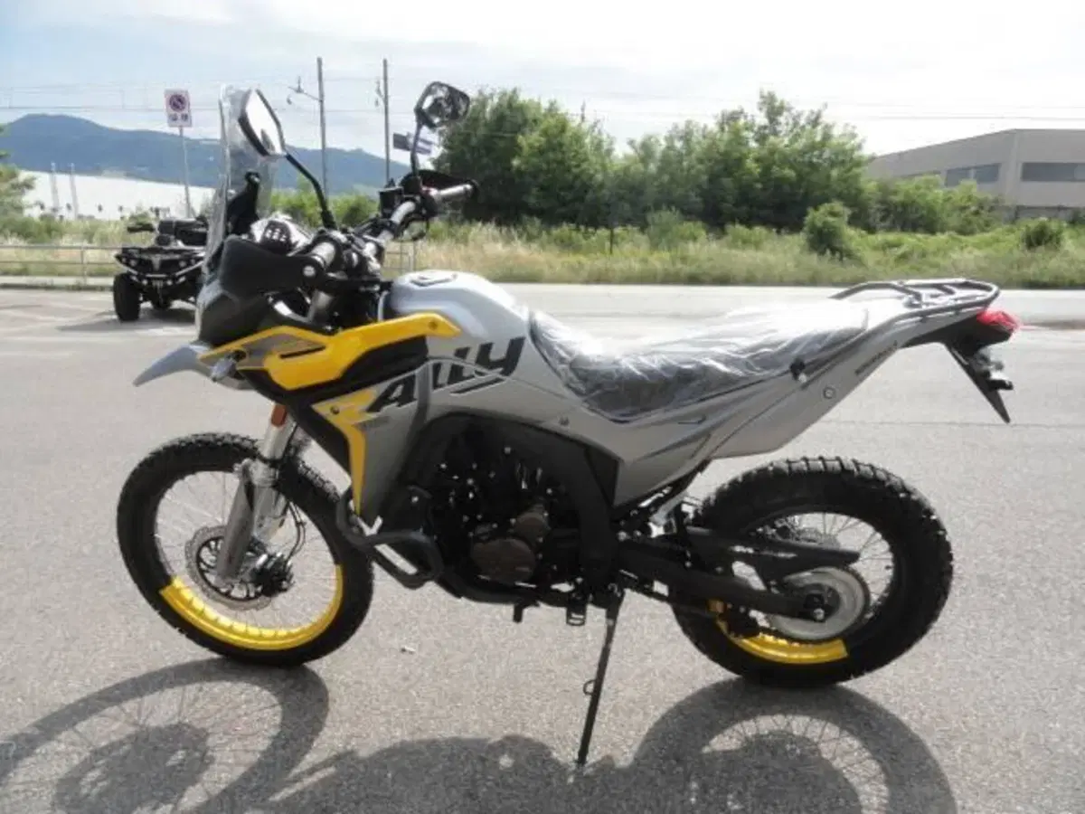 Voge Valico 300 Rally (2022 - 26) (5)