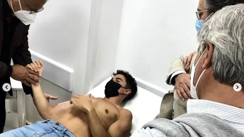 MotoGP 2022. Primo controllo dopo l'operazione per Marc Marquez e primo semaforo verde