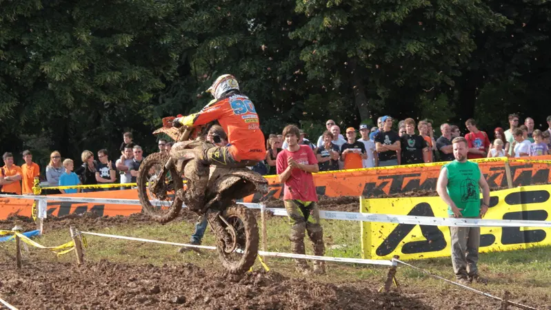 Simone Albergoni su KTM vince l'Enduro degli Alpini di Gorle