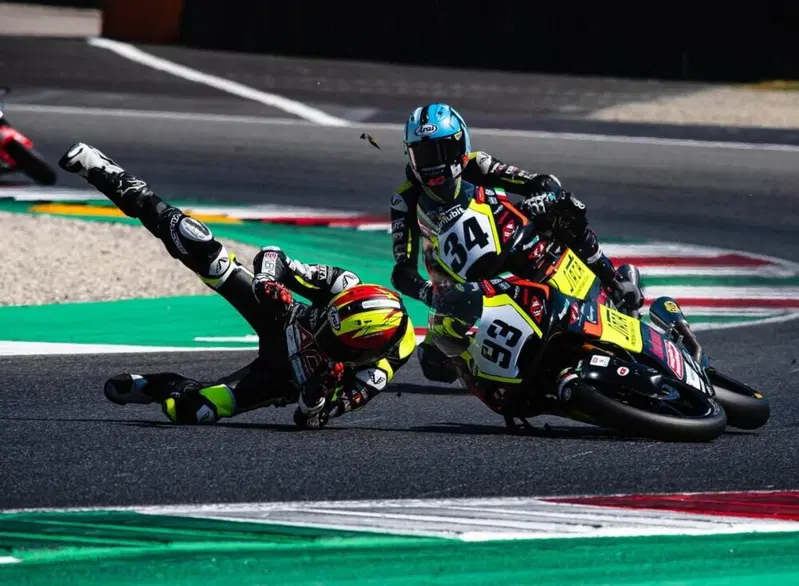 Caduta in Moto3