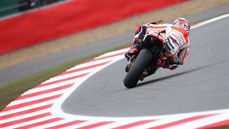 MotoGP. Marquez in testa nel warm up a Silverstone