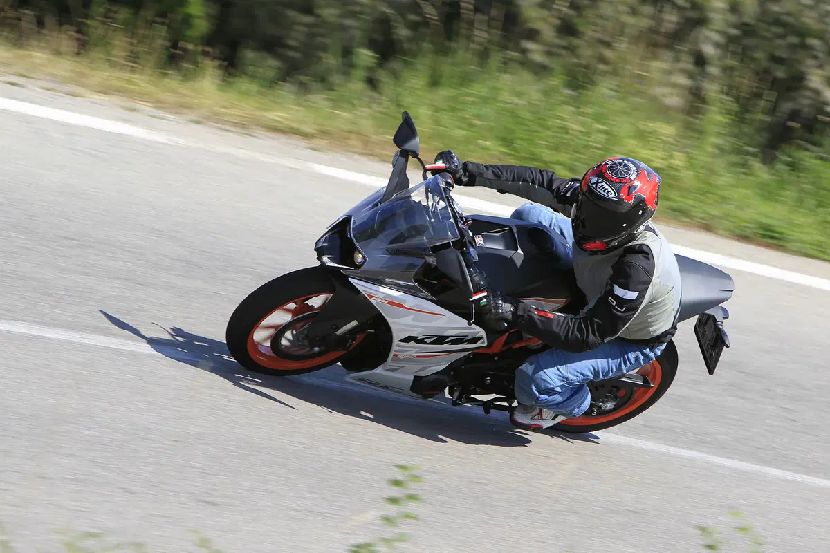 Ktm RC390 (2)