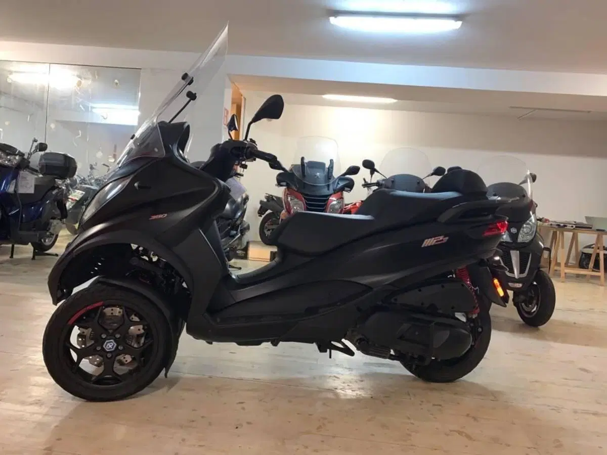 Piaggio Mp3 350 ie ABS (2018 - 19) (4)