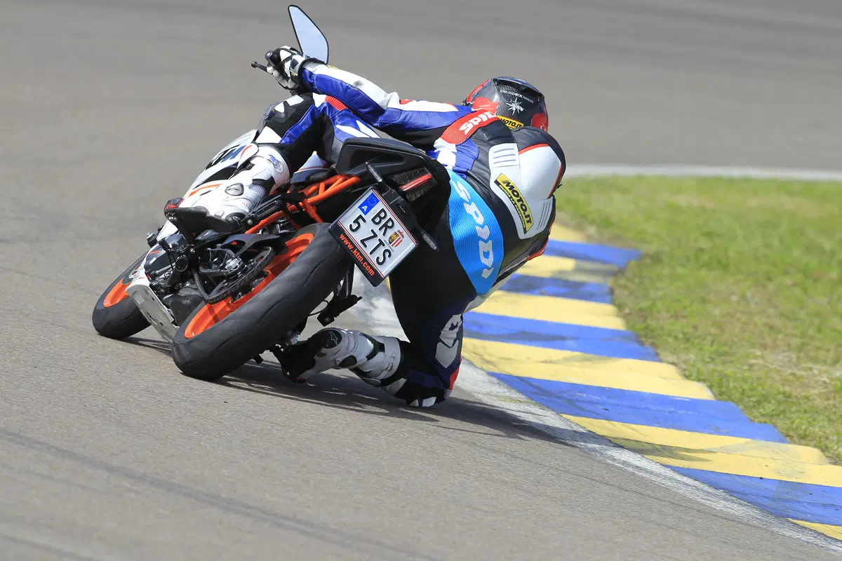 Ktm RC390 (17)