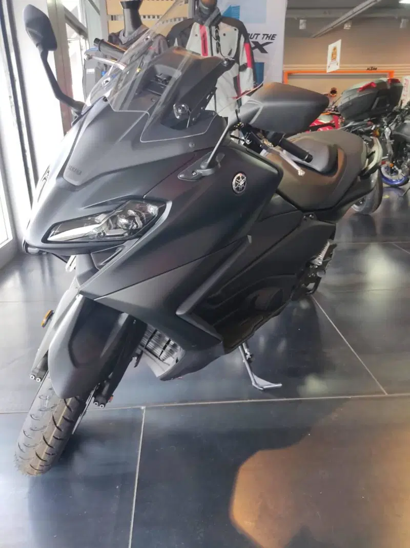 Yamaha T-Max 560 (2022 - 24) (3)