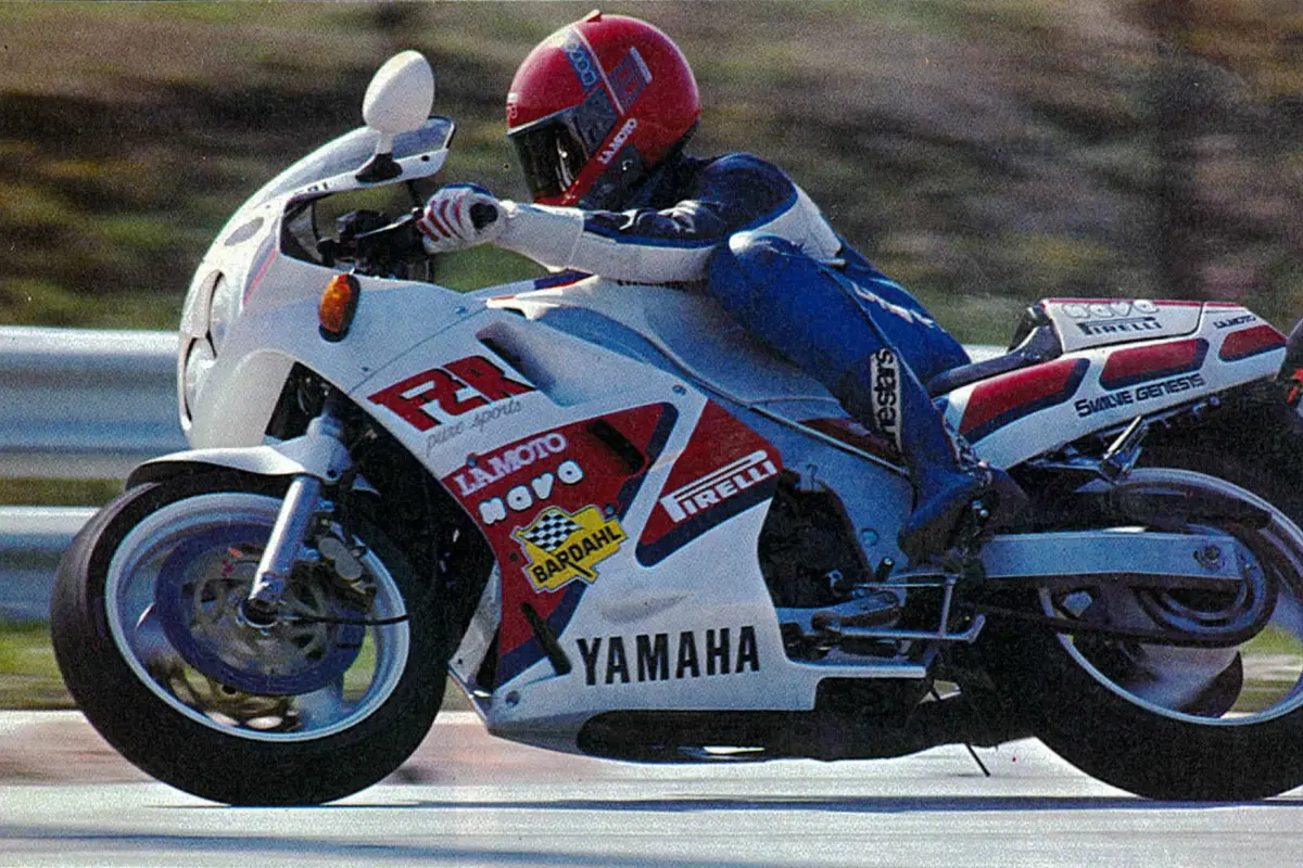 Yamaha FZR1000: la prima Genesis 