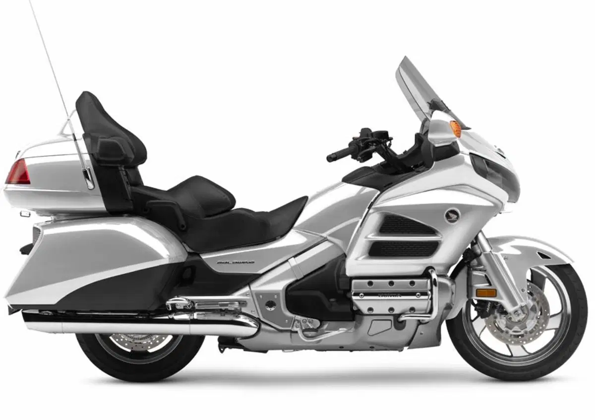 Nuove Honda GL1800 Gold Wing e F6B 2015