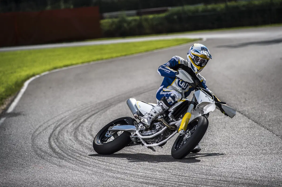 Nuova Husqvarna FS 450 (2)