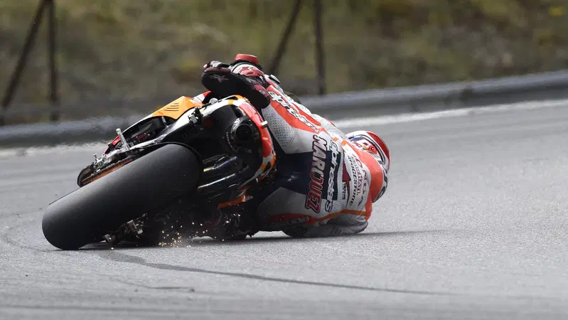Video: Marquez e l'analisi di una curva impossibile 
