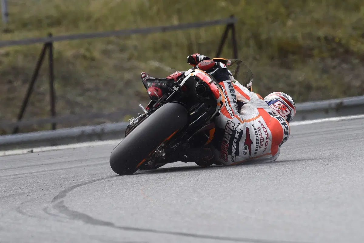 Video: Marquez e l'analisi di una curva impossibile  (7)