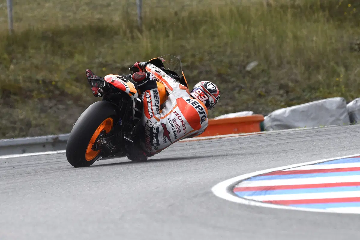Video: Marquez e l'analisi di una curva impossibile  (10)