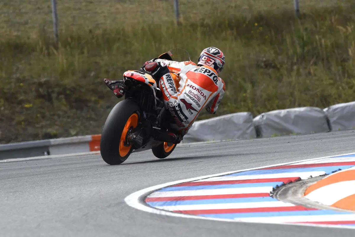 Video: Marquez e l'analisi di una curva impossibile  (11)