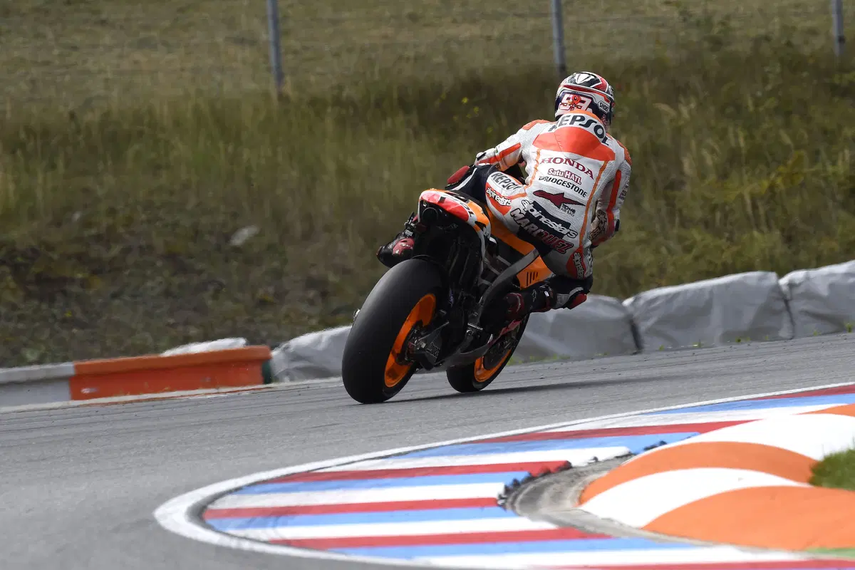 Video: Marquez e l'analisi di una curva impossibile  (12)