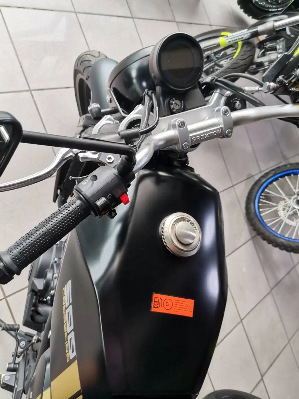 Brixton Motorcycles Crossfire 500 X (2021 - 26) (4)