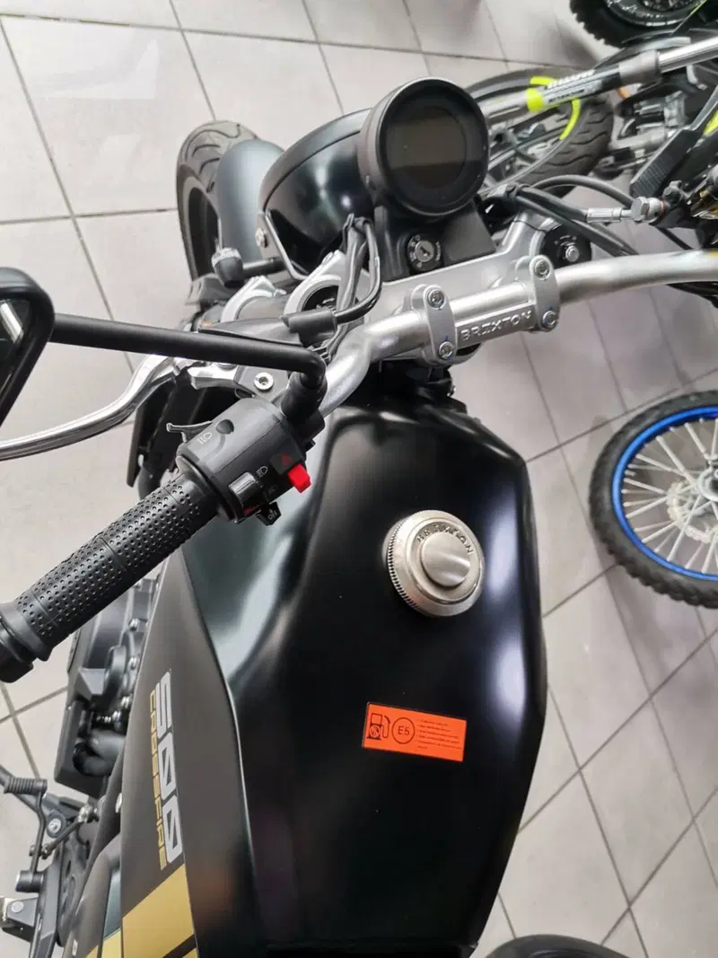 Brixton Motorcycles Crossfire 500 X (2021 - 26) (4)