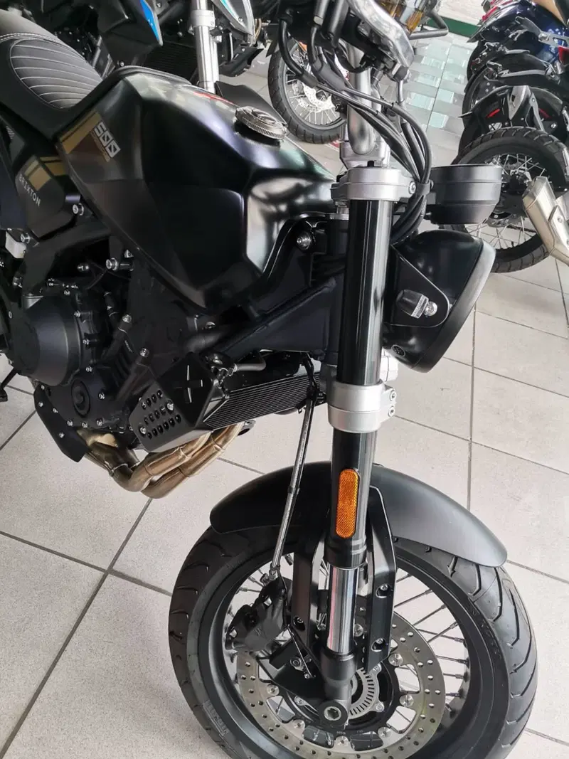 Brixton Motorcycles Crossfire 500 X (2021 - 26) (5)