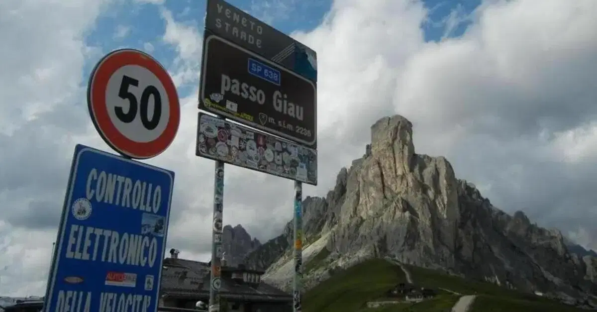 L'autovelox sul passo Giau, una vergogna