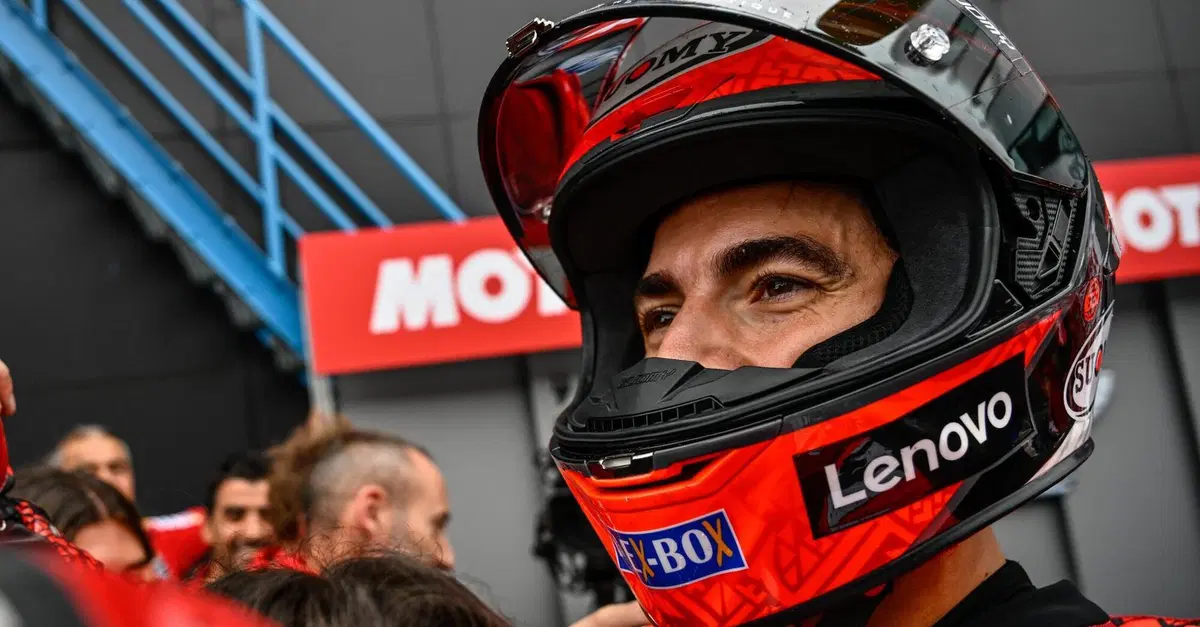MotoGP 2022. GP di Olanda ad Assen, Pecco Bagnaia sorride sotto al casco ma... "&Egrave; una pole da prendere con le pinze"