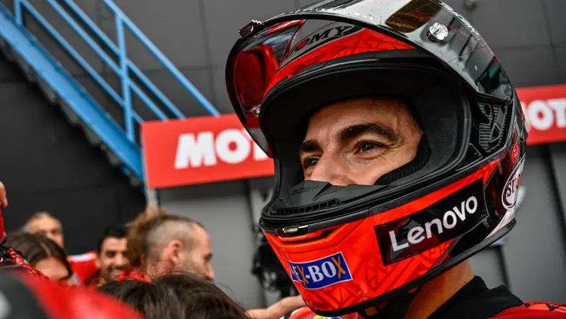 MotoGP 2022. GP di Olanda ad Assen, Pecco Bagnaia sorride sotto al casco ma... "&Egrave; una pole da prendere con le pinze"