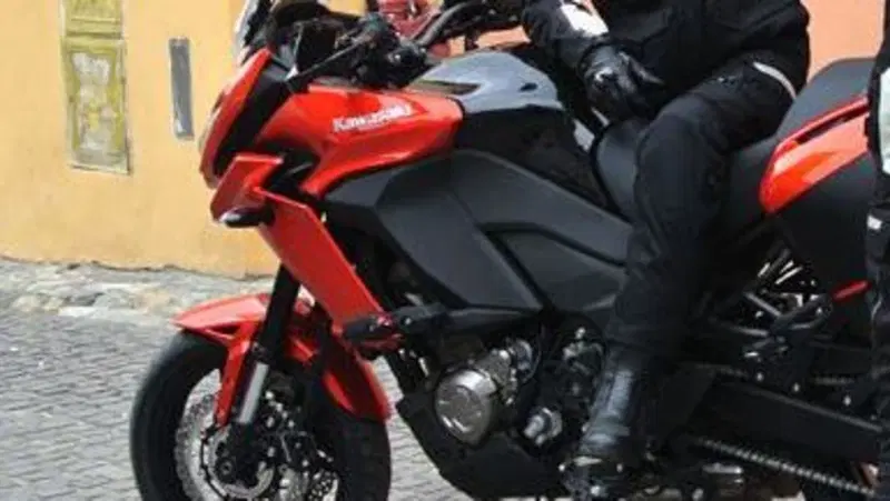 Kawasaki Versys 2015, prima foto della 1.000