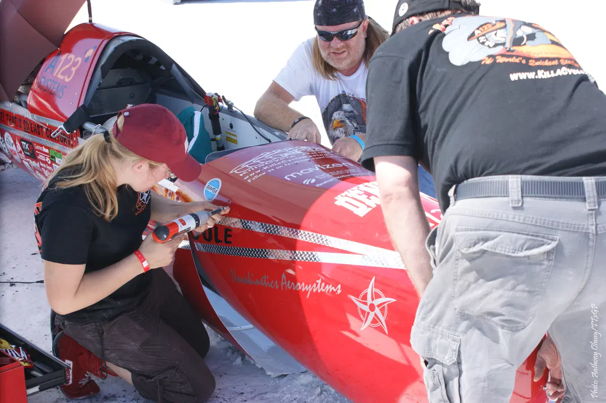 Eva  Håkansson e il KillaJoule segnano il record del mondo a Bonneville (8)