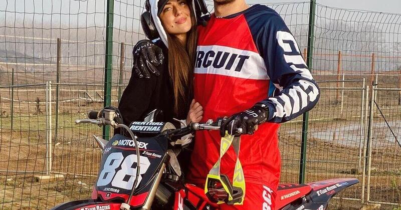 Gliel&#039;hanno rubata: ora sappiamo che il fratello di Belen fa motocross