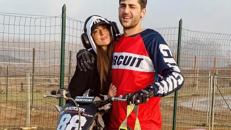 Gliel'hanno rubata: ora sappiamo che il fratello di Belen fa motocross