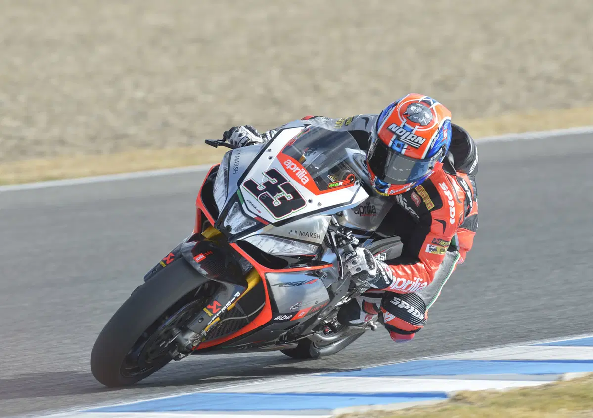 Melandri vince anche gara due SBK a Jerez