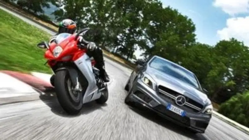 Mercedes e MV Agusta firmano la collaborazione. L'approvazione a fine novembre  